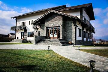 Фотографии Гостевой дом Pensiunea Câmpia Soarelui г. Apa Neagră (Румыния) №1 Фото Гостевой дом Pensiunea Câmpia Soarelui г. Apa Neagră 1